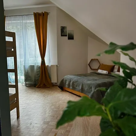 Willa Krynica Nocleg ze śniadaniem 3*